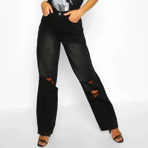 Boohoo jeans  - Boohoo jeans i strl 38, kan skicka bilder på mina egna om det önskas! Nyskick