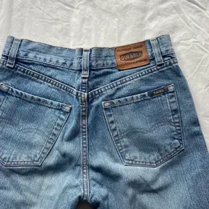 Ashäftiga vintage low-waist Gul&Blå jeans! Storlek W29/L32 men eftersom de e vintage passar de W24/W25 i dagens mått💖