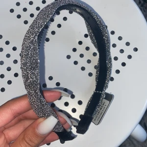 glittrigt diadem - snyggt och trendigt glitter diadem. helt nytt ✨⚡️⚡️⚡️⚡️⚡️