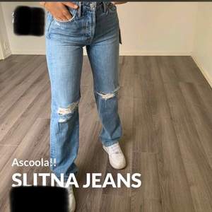 Säljer mina absolut favorit jeans som tyvärr inte kommer så mycket till användning längre.❤️ Nypris 3300kr