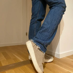 Beigea mocka skor - Jättefräscha och snygga mockaskor från Garment Project som knappt är använda, säljs inte längre 💖 strl 38! Den som köper står för frakt 💘