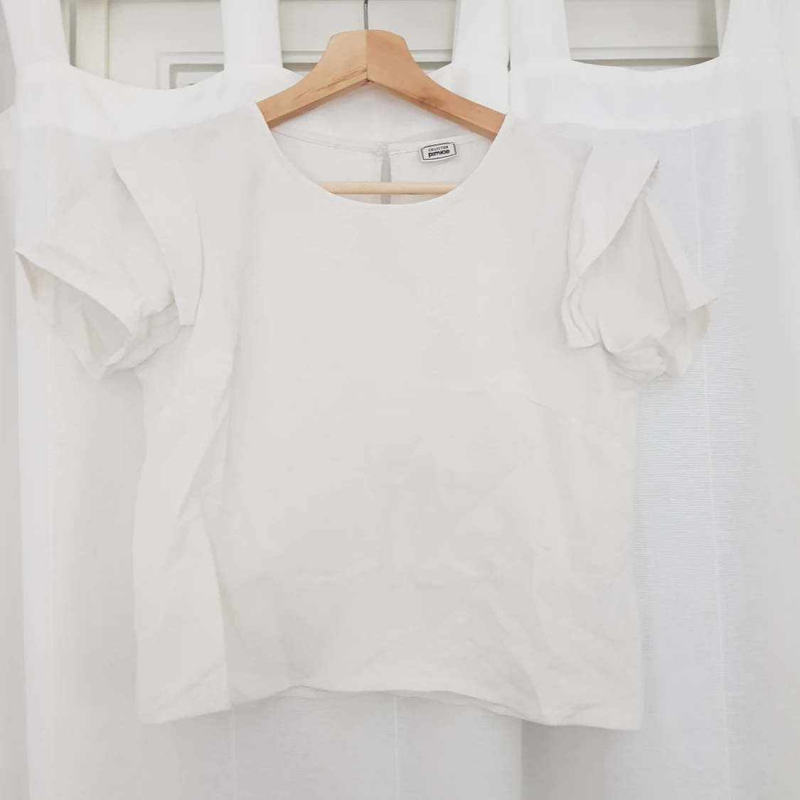 Modern shape white shirt 