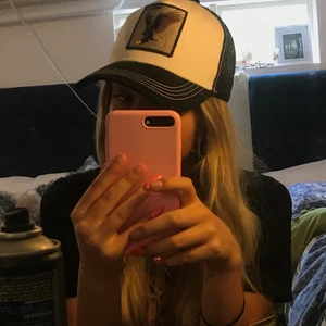 Ej såld!! - Säljer nu min populära skit snygga keps🧢🧚🏻‍♀️ den är i ny skik💕  (bud höjs med minst tio), säljer bara vid bra bud🧚🏻‍♀️✨ köp direkt 340 ink frakt (skriv till mig privat isf) ⚡️ 
