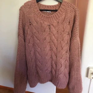 Gammelrosa stickad tröja - Oversized passform