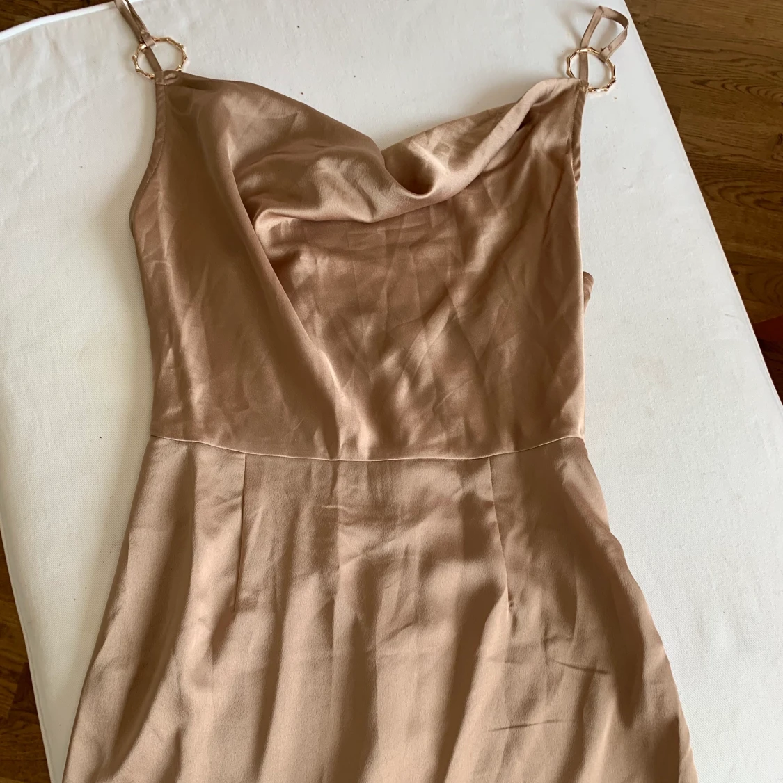 Klänning från Pretty little thing - 90