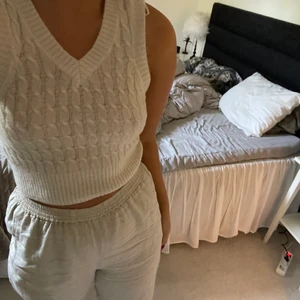 Stickat linne - Helt nytt skickat linne från bikbok