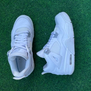 Jordan 4 pure money GS  - 8/10 i skick. Kvitto finns.