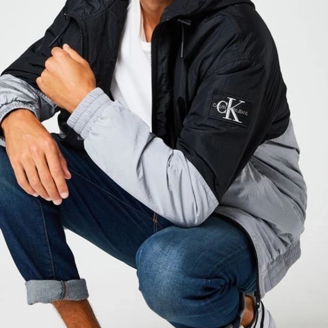 CALVIN KLEIN JACKET - 90