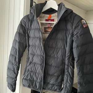 Parajumpers jacka  - Passar xs, använd fåtal gånger, svart