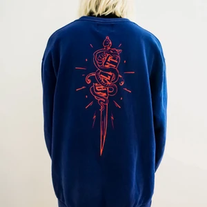 Sweatshirt i härliga färger! - Köpt på Carlings! I bra skick och bra mättnad kvar i färgerna.