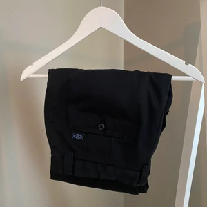 Zara kostymbyxor  - Snygga kostymbyxor från Zara! Vid fler bilder skriv privat! Köparen betalar frakt och pris kan diskuteras❤️