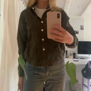 Hope overshirt - Så snygg overshirt från hope i mörkgrön, säljer då den blivit lite för liten. Den är knappt använd och nypris är ca 900kr💖