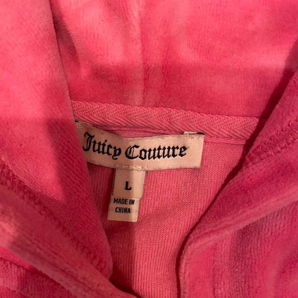 Pink hoodie/sweater from Juicy couture. Size L but very small, fits an S-M best. Bought in 2017 but barely worn! 💞. Hoodies.