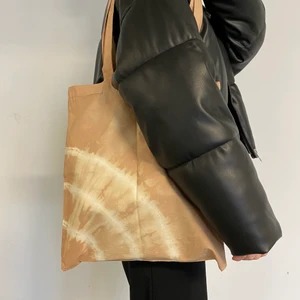 BENDIGO - Tygkasse - - Längd:38cm - Bredd: 35cm 