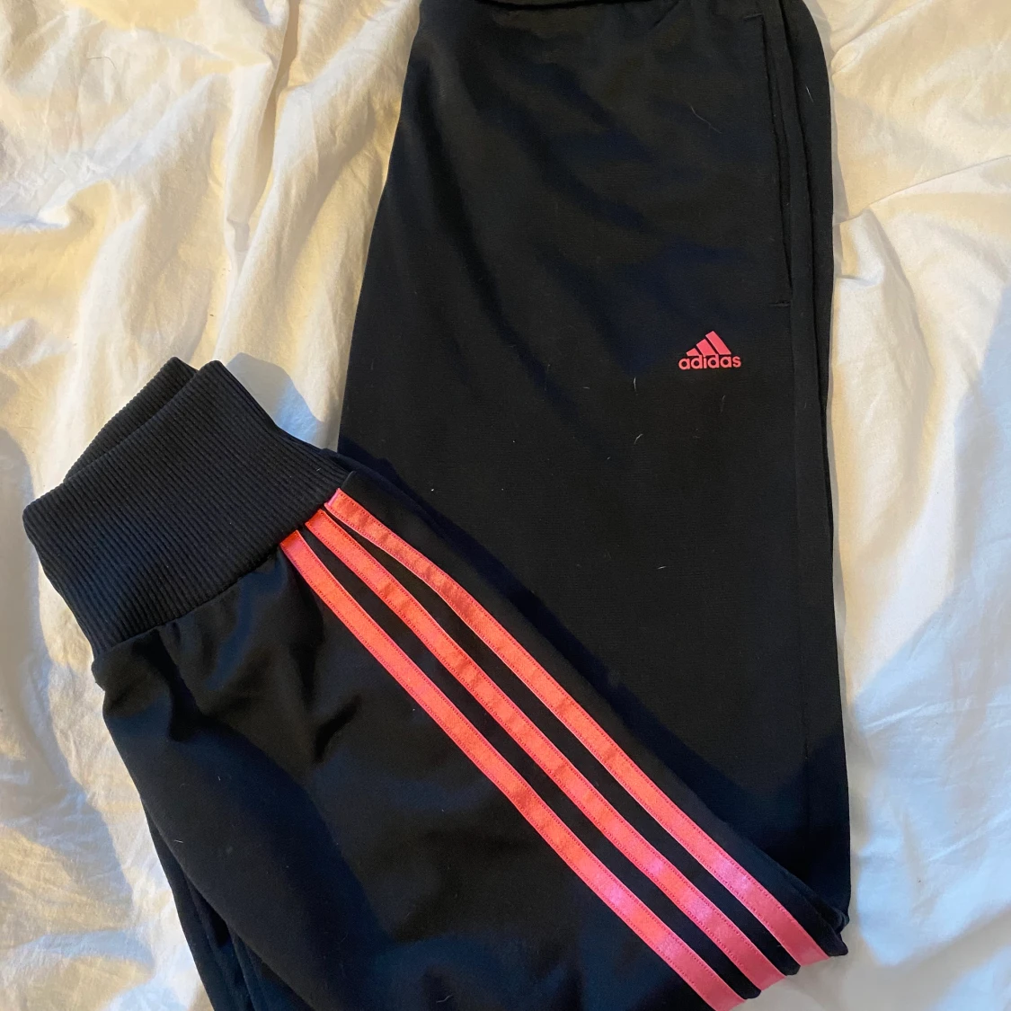 Adidasbyxor