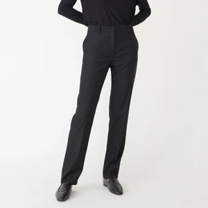 Wera kostymbyxor - Kostymbyxor från Wera! Tyvärr har dom blivit för små på mig men rak fin passform går ner till marken på mig. Svarta i Strl 34. Nypris 700kr