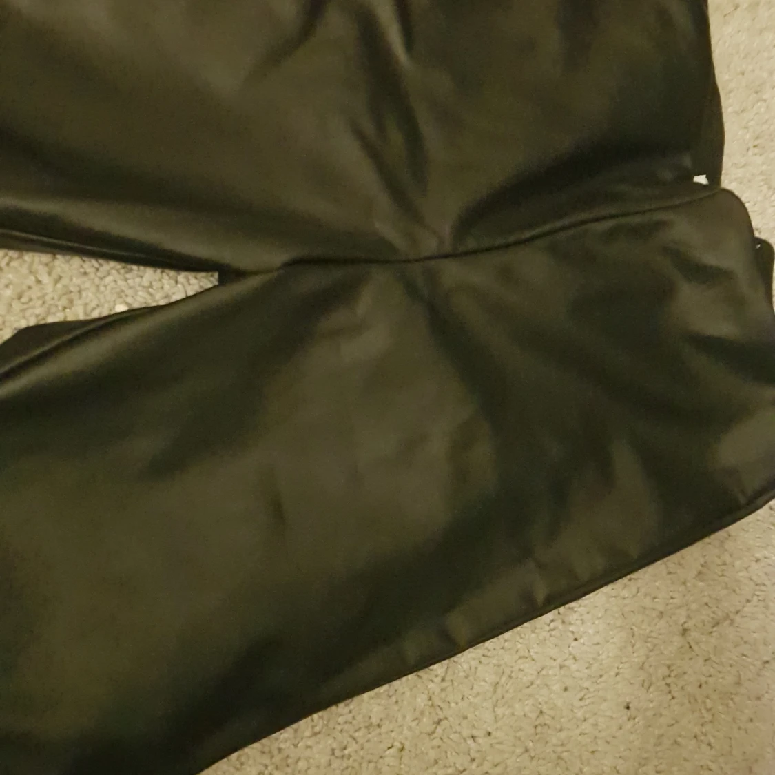 Läder/spandex eller va fan de heter - 90