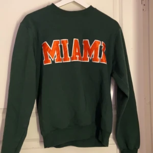 Nice sweatshirt  - Köpt secondhand men är i så bra skick o material