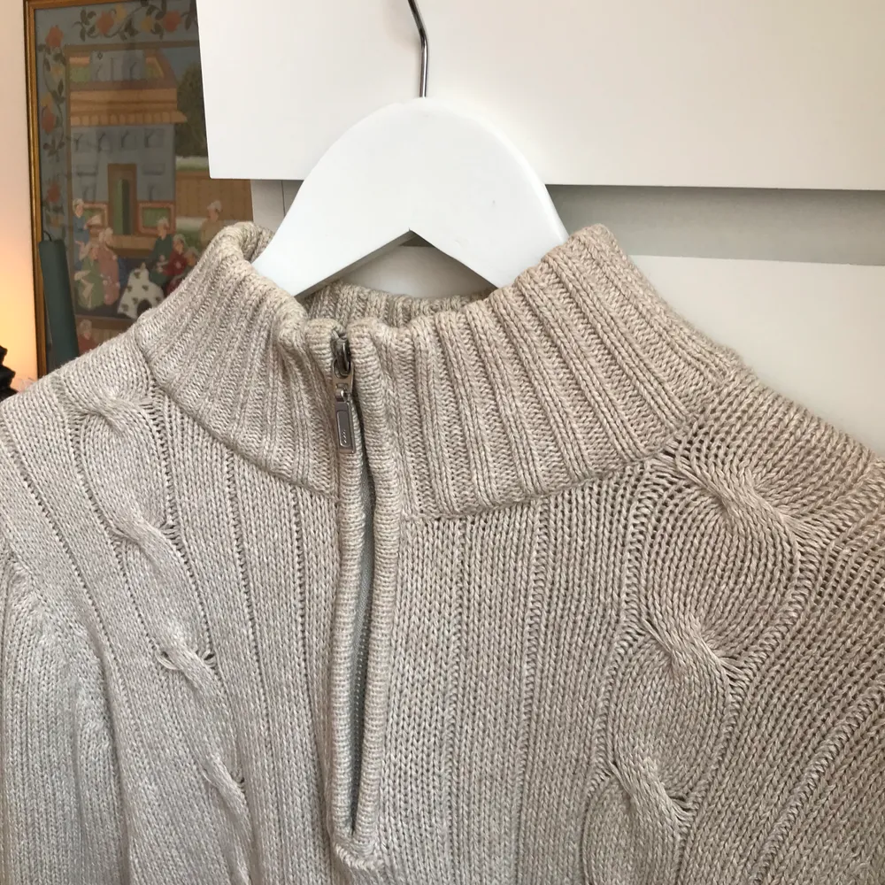 ✨GRATIS FRAKT✨ Brandy Melville-inspirerad tröja köpt second hand! 100% bommull, så skicket kommer hålla sig fint länge!. Stickat.