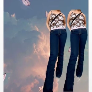 20tals topp! - 20tals inspirerat linne! Budgivning om fler är intresserade💘 möts på söder eller så står köparen för frakt på 45kr✨