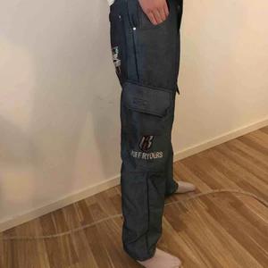 - Riktigt snygga oversized jeans från ruff ryders. priset kan diskuteras. Hör av er om mer Info eller fler bilder:)