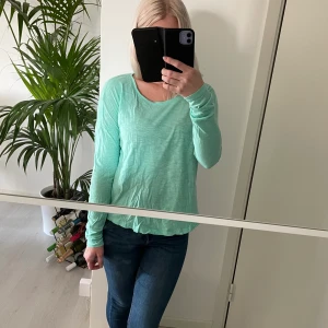 Turkos topp - Superfin tröja från Gina tricot i storlek S💙 