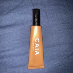Caia liquid highlighter  - Caia liquid highlighter i färgen pearl swirl, inte hel oanvänd finns ungefär 80% kvar av produkten☺️
