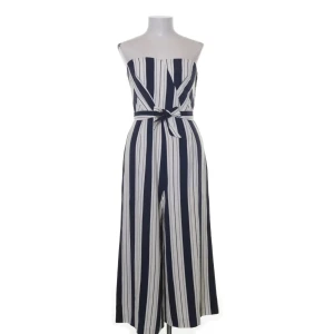 Byxdress h&m Stl 38 - Stilren byxdress från h&m i Stl s/38. I ny skick. 