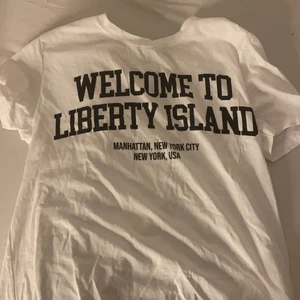 Zara  - Säljer denna fina tröjan från zara!