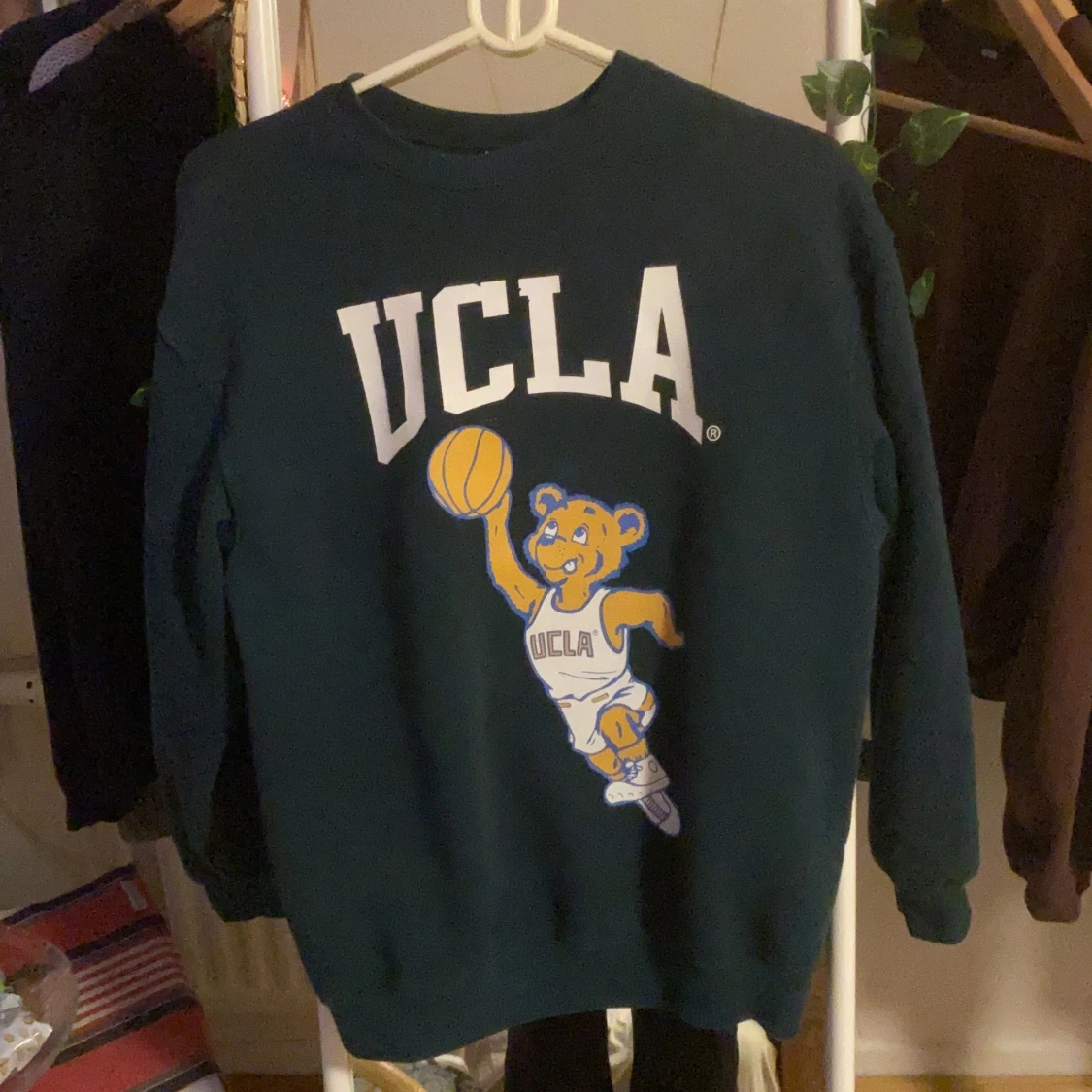 grön UCLA tröja