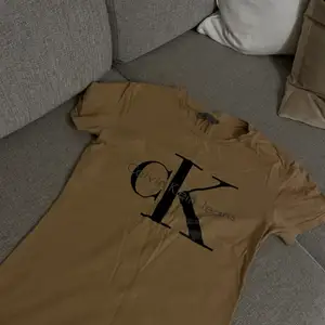 T-shirt från Calvin Klein. Pris inklusive frakt 