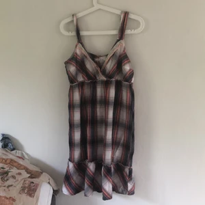 Klänning - Storlek M. Köpt vintage för 89kr