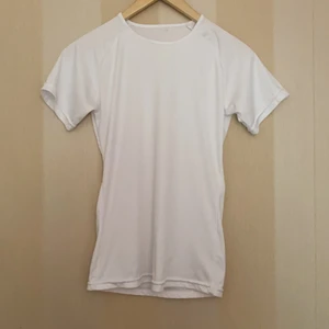 Vit träningströja - En vit basis träningströja