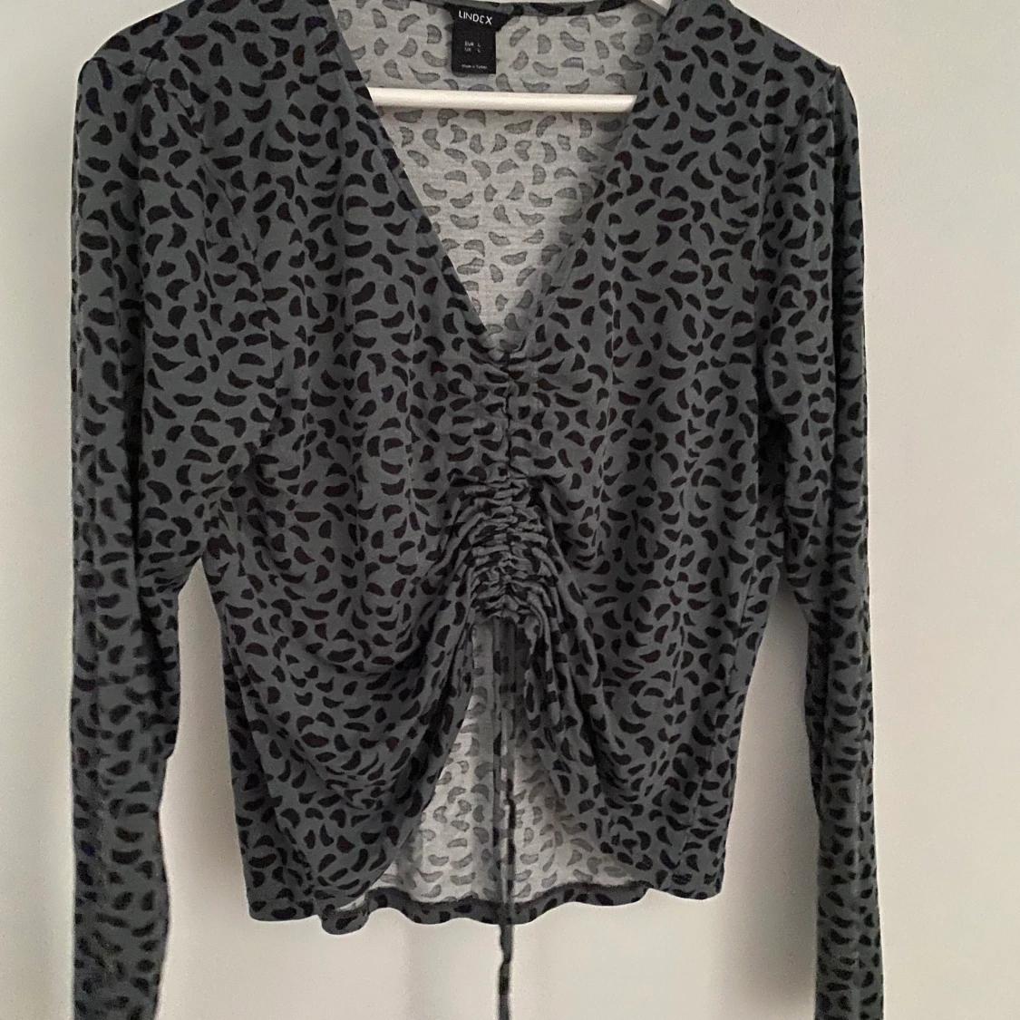 Mönstrad långärmad tröja 