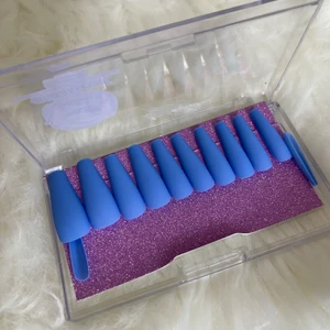 Customized press on nails  - Press On nails available in different colors Reusable, long lasting Comes with prep kit (mini file, mail tabs, cuticles, pusher and alcohol pads.