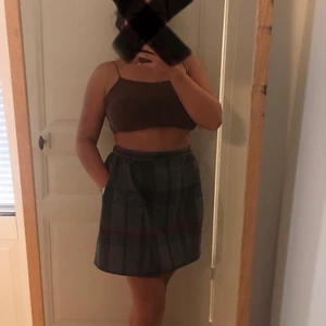 Vintage skirt size M - Vintage skirt, super comfy with pockets! Only worn once and perfect for autumn 🍁 vintage sizing, but it feels like an M. 