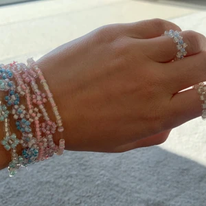 Handgjorde armband och ringar💕 Hela sättet för 100 kr+gratis frakt! - Det är 5 st olika armband och 2 st ringar