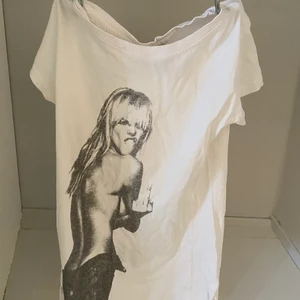 Tshirt med tryck - Ascool T-shirt😍 passar mig som har xs/s. Använd ba 1 gång 