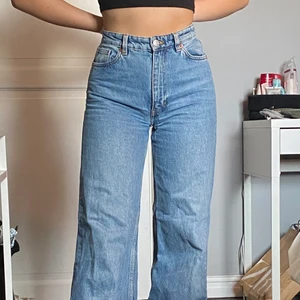vida jeans - Från monki i modellen YOKO