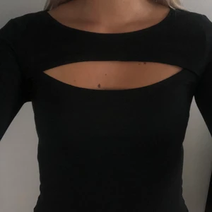 Svart tröja - Fin tröja, använt en gång från bubbelroom