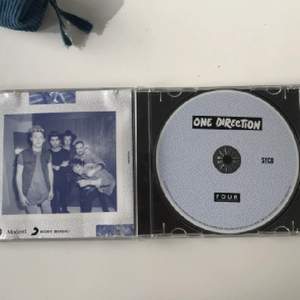 Säljer denna One direction Four CDn!🤩 24kr frakt🤝