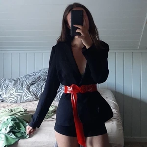 Lackskärp - Rött lack-Skärp/Bälte❤️ Passar lika bra till byxor som klänningar✨