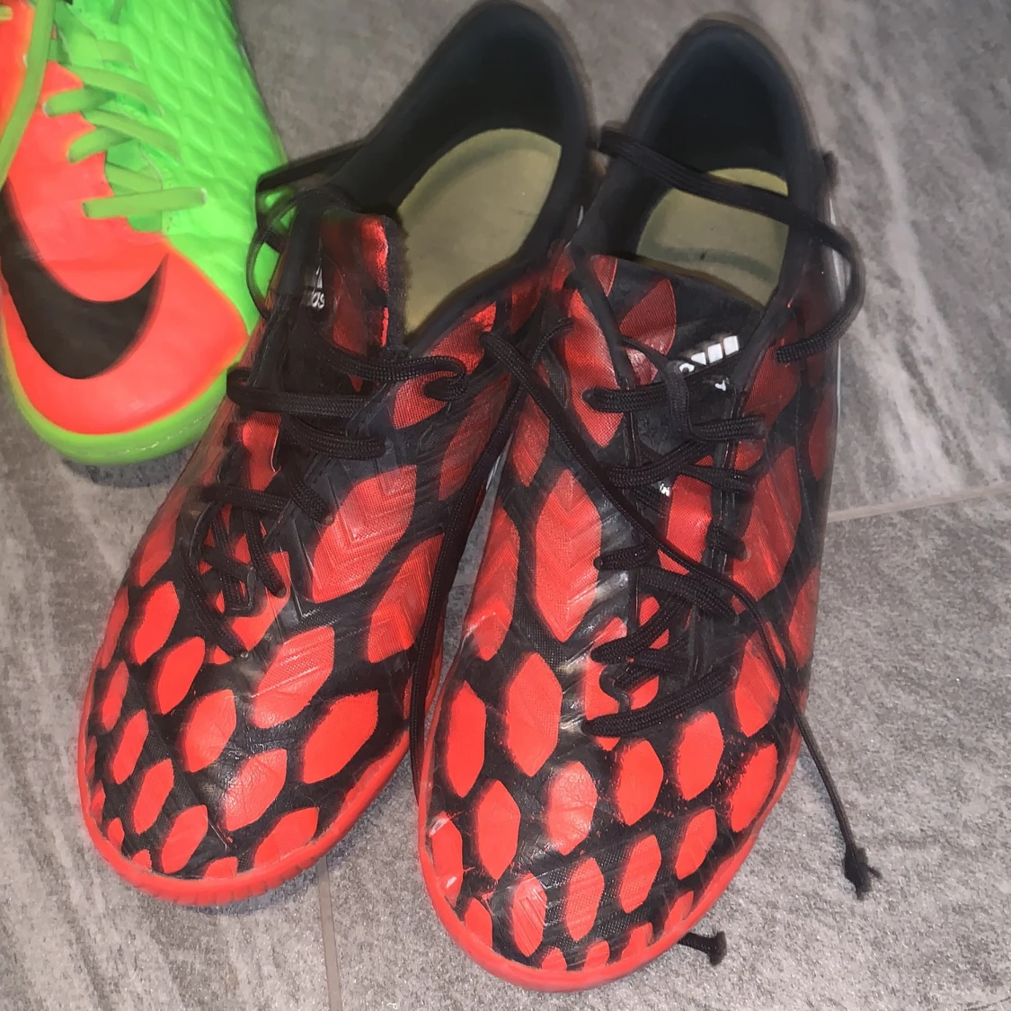 Säljer nu mina båda inne fb skor💞 - 90
