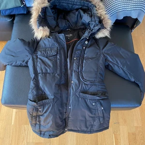 Hollies livingo - Äkta päls Hål inuti jackan vid ärmen och pälsen saknar en knapp pris kan diskuteras