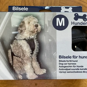 Bilsele hund - Bilsele till hund i storlek M, 11-22 kg. Helt ny, inte ens uppackad! Säljes då jag insett att min valp aldrig kommer växa i den. 