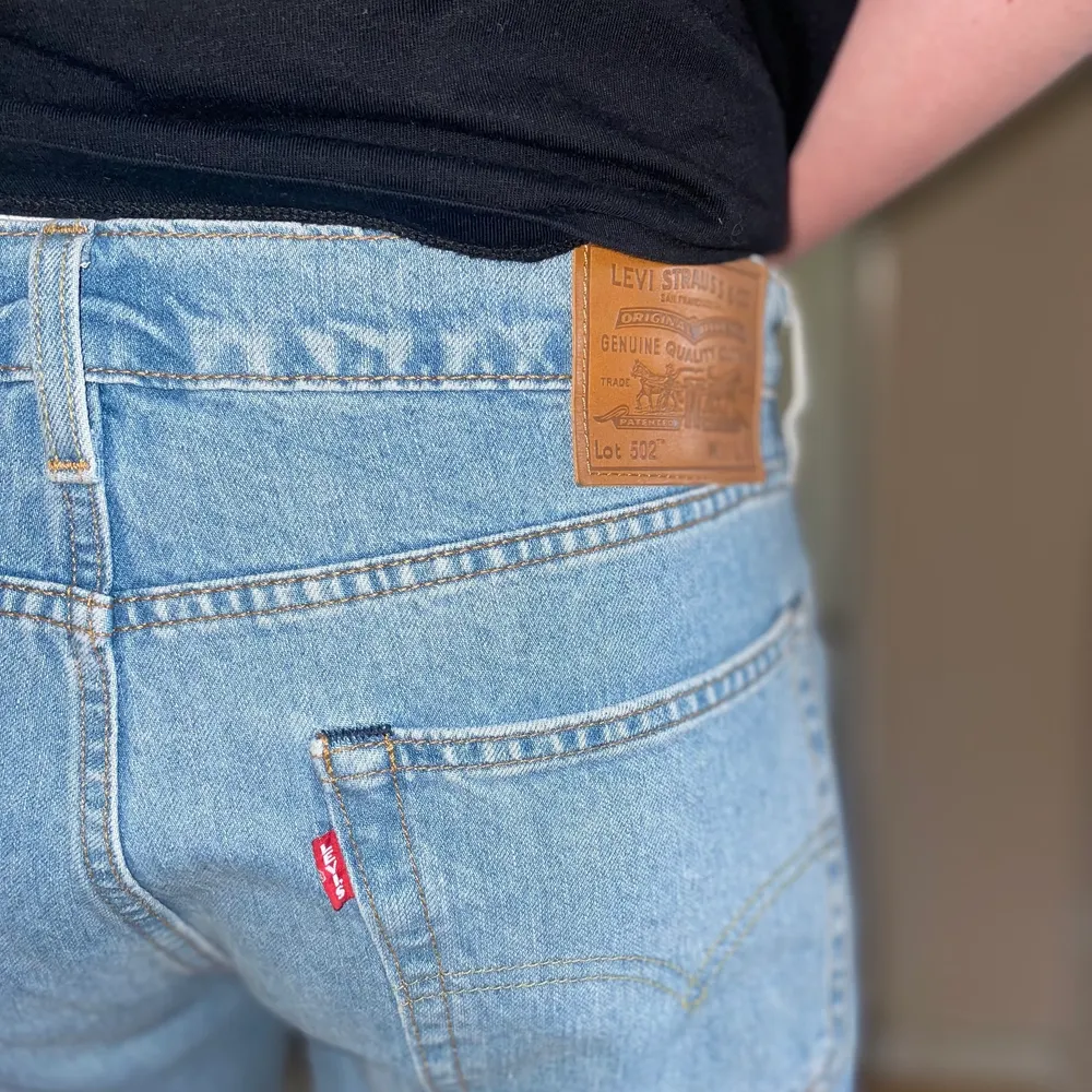 Oanvända Levis jeans beställde fel storlek gick ej att skicka tillbaka nypris 1099:-                                                              (Pris kan diskuteras). Jeans & Byxor.