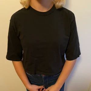 Monki tröja - Fin monki tröja som inte går till användning, frakt får köparen ta hand om!💕