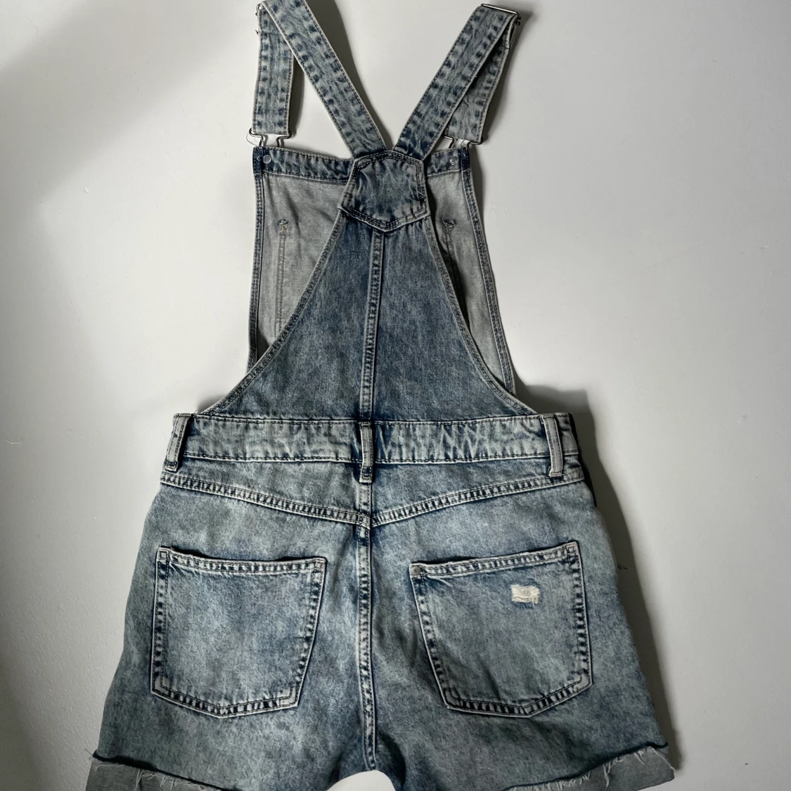 Snygga Hängselbyxor från H&M - 90