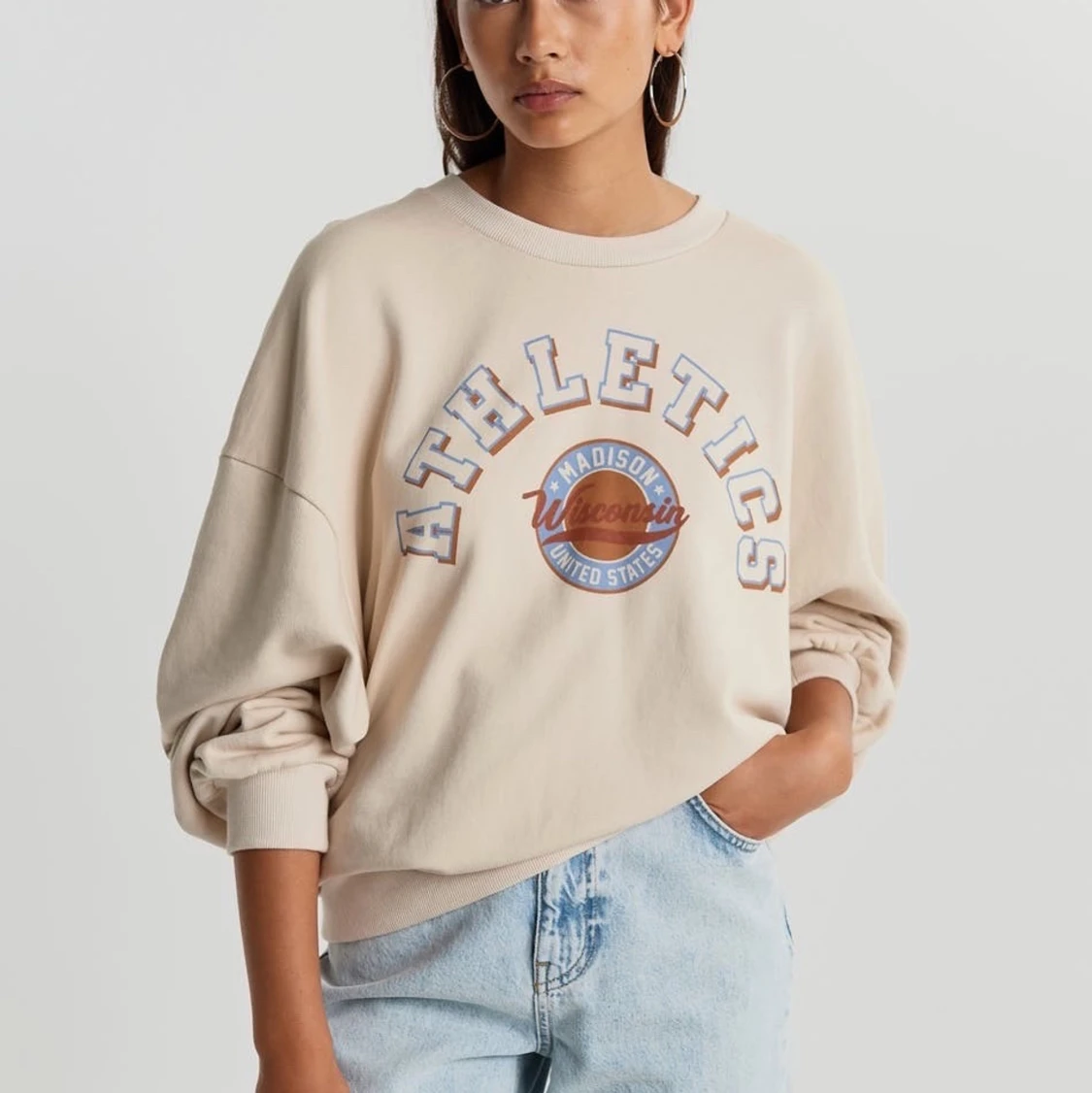 Beige tjocktröja  - 90