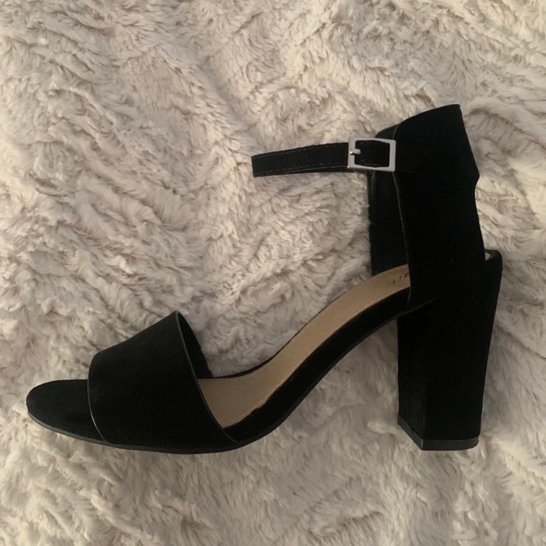 Svarta klackar som nya - 90